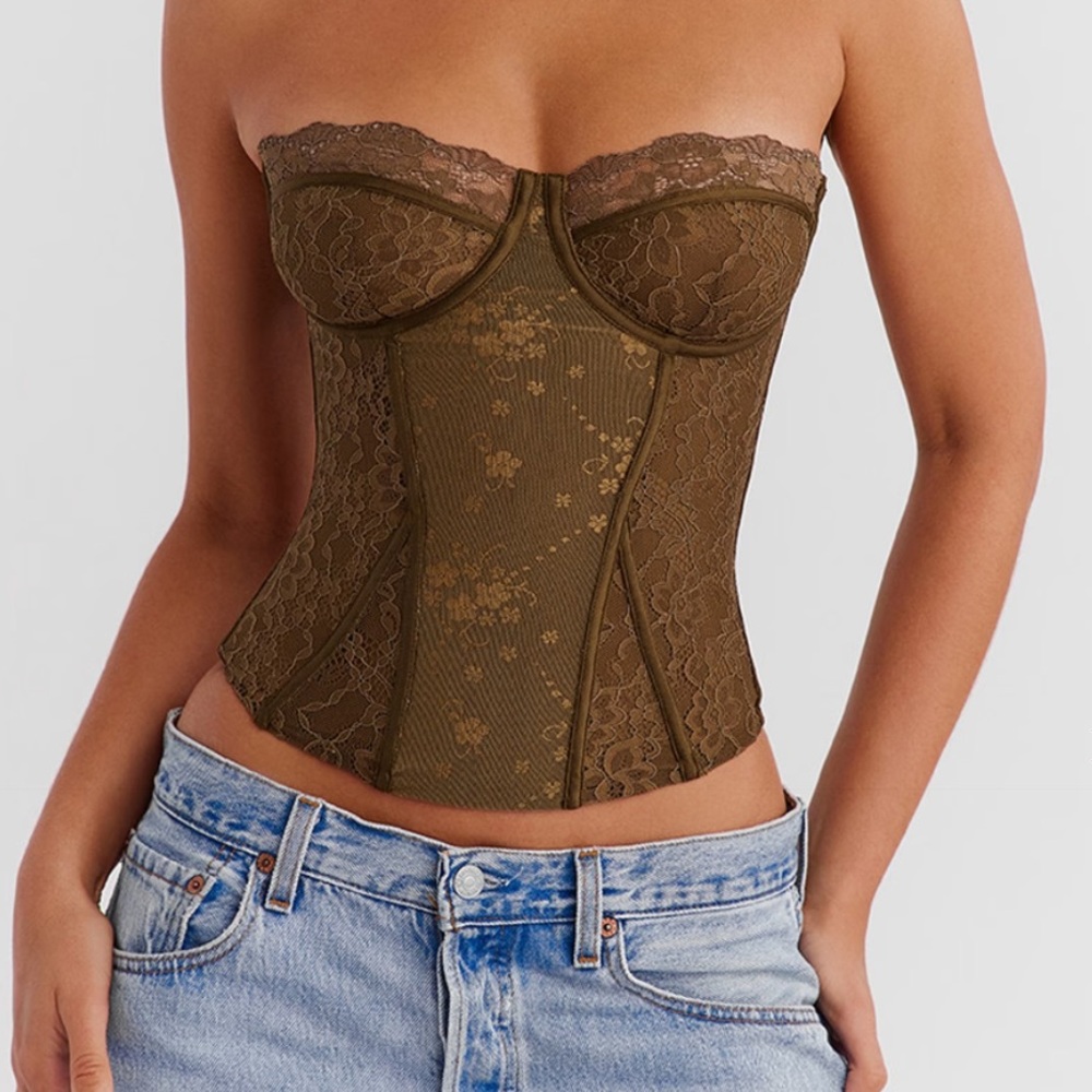 House of CB elegant lace underwire corset